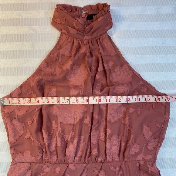 NWT Lulus Chic Demeanor Rusty Rose Floral Jacquard Halter Mini Dress Sz S - Picture 9 of 16